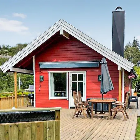 Stunning In Farsund With Ethernet Internet Holiday home