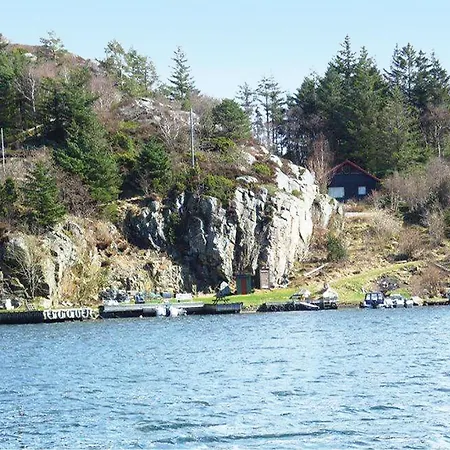 Stunning In Farsund With Ethernet Internet *